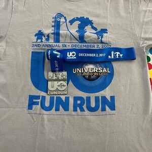 2017 Universal Studios Orlando Fun Run Medallion MEDIUM Shirt